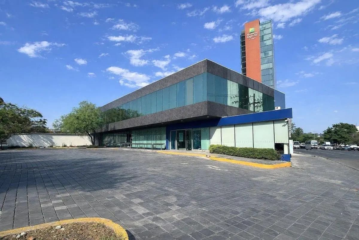 Edificio en Renta en Santa Engracia, San Pedro Garza García, Nuevo León