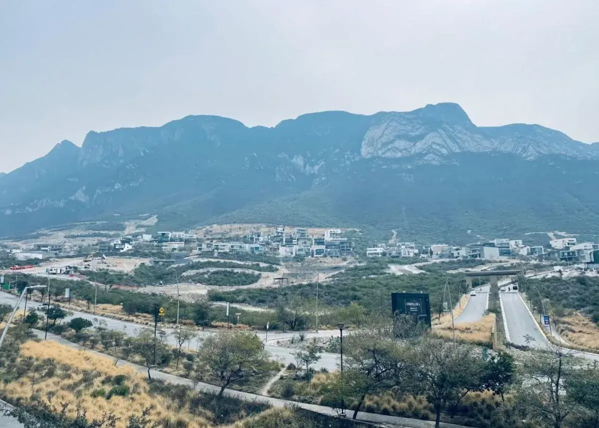 Terreno en Venta en Vía Cordillera, Santa Catarina, Nuevo León